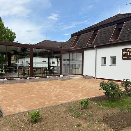 Apartman Hotel Buk Bagian luar foto