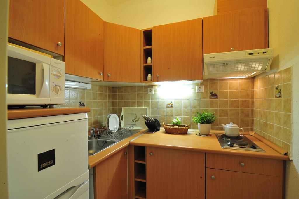 Apartman Hotel Buk Bagian luar foto