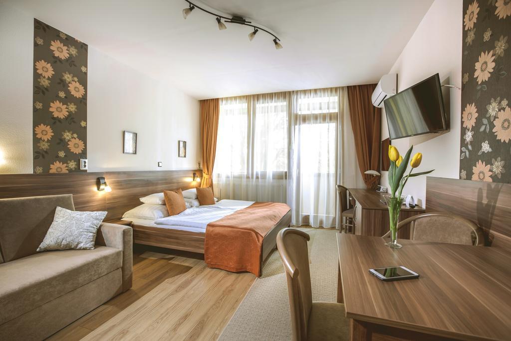 Apartman Hotel Buk Bagian luar foto