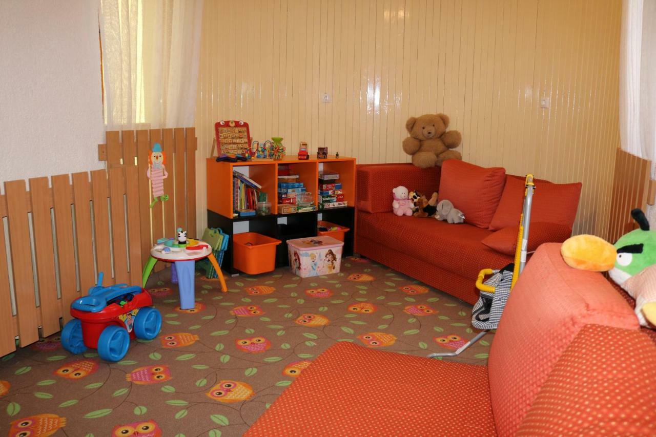 Apartman Hotel Buk Bagian luar foto