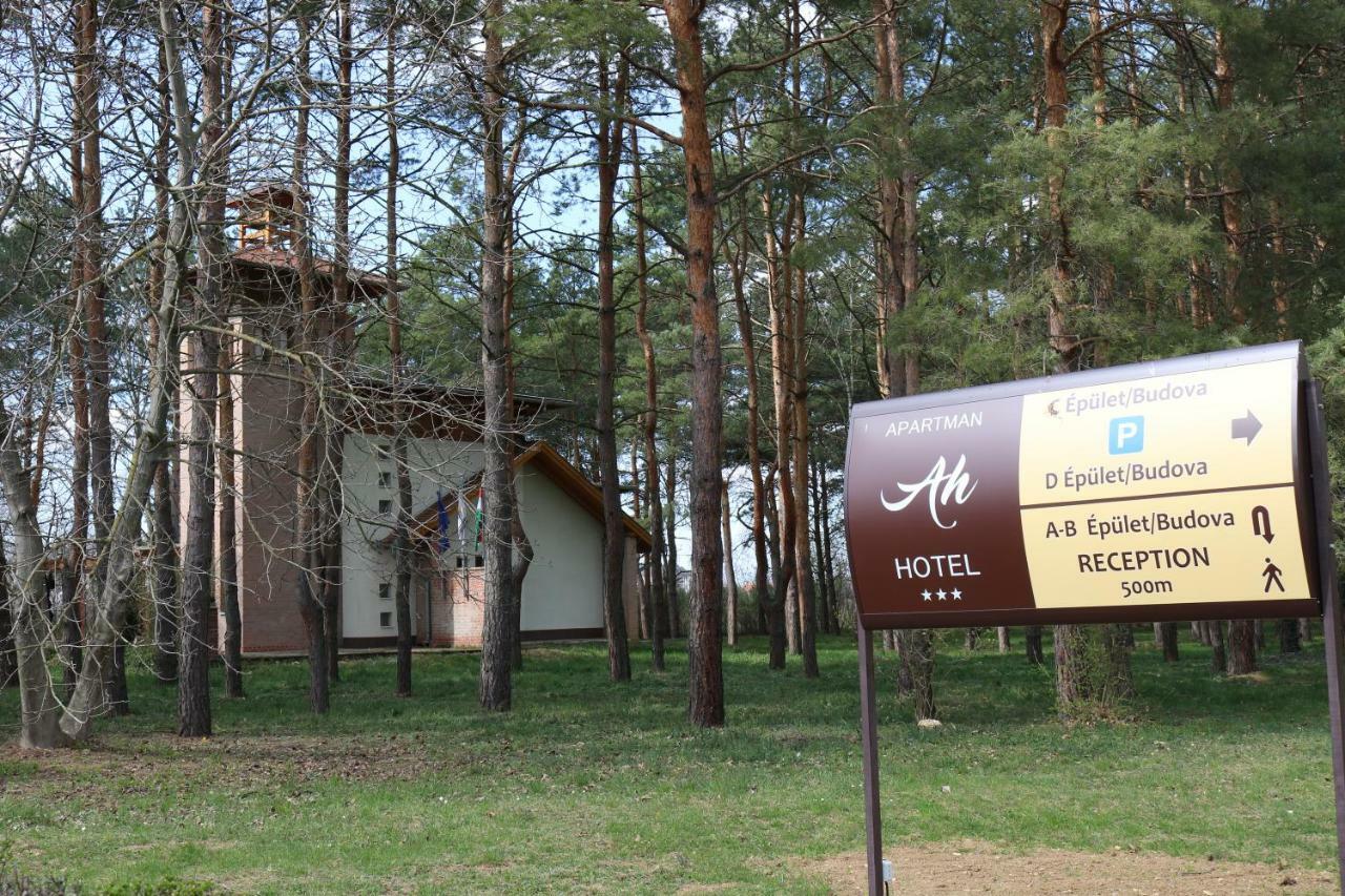 Apartman Hotel Buk Bagian luar foto