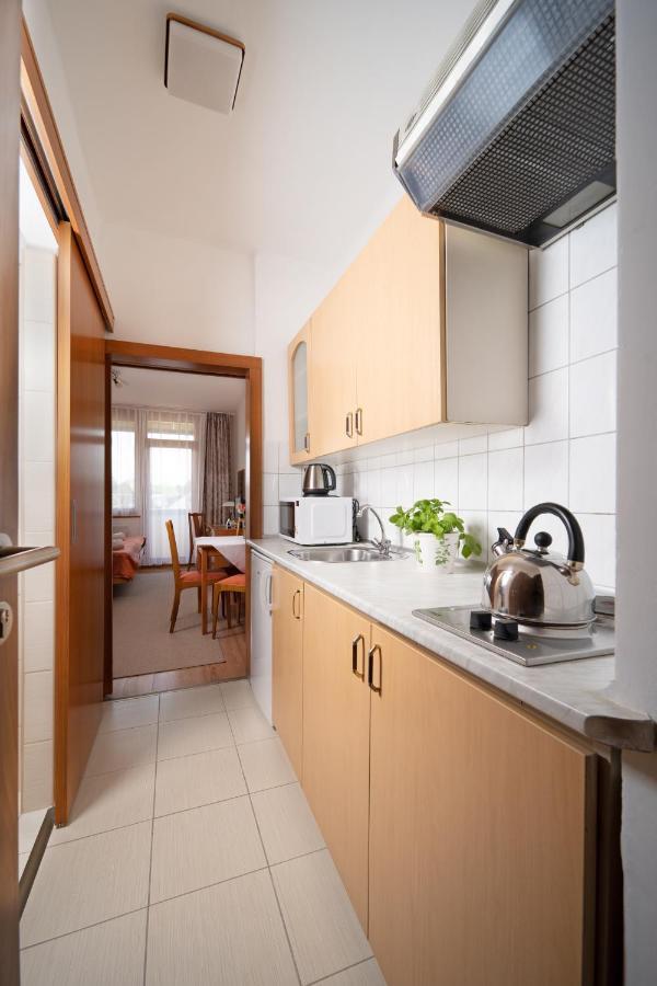 Apartman Hotel Buk Bagian luar foto